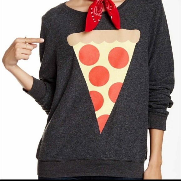 Wildfox Sweaters - Wildfox Hotslice pizza graphic print soft sweater